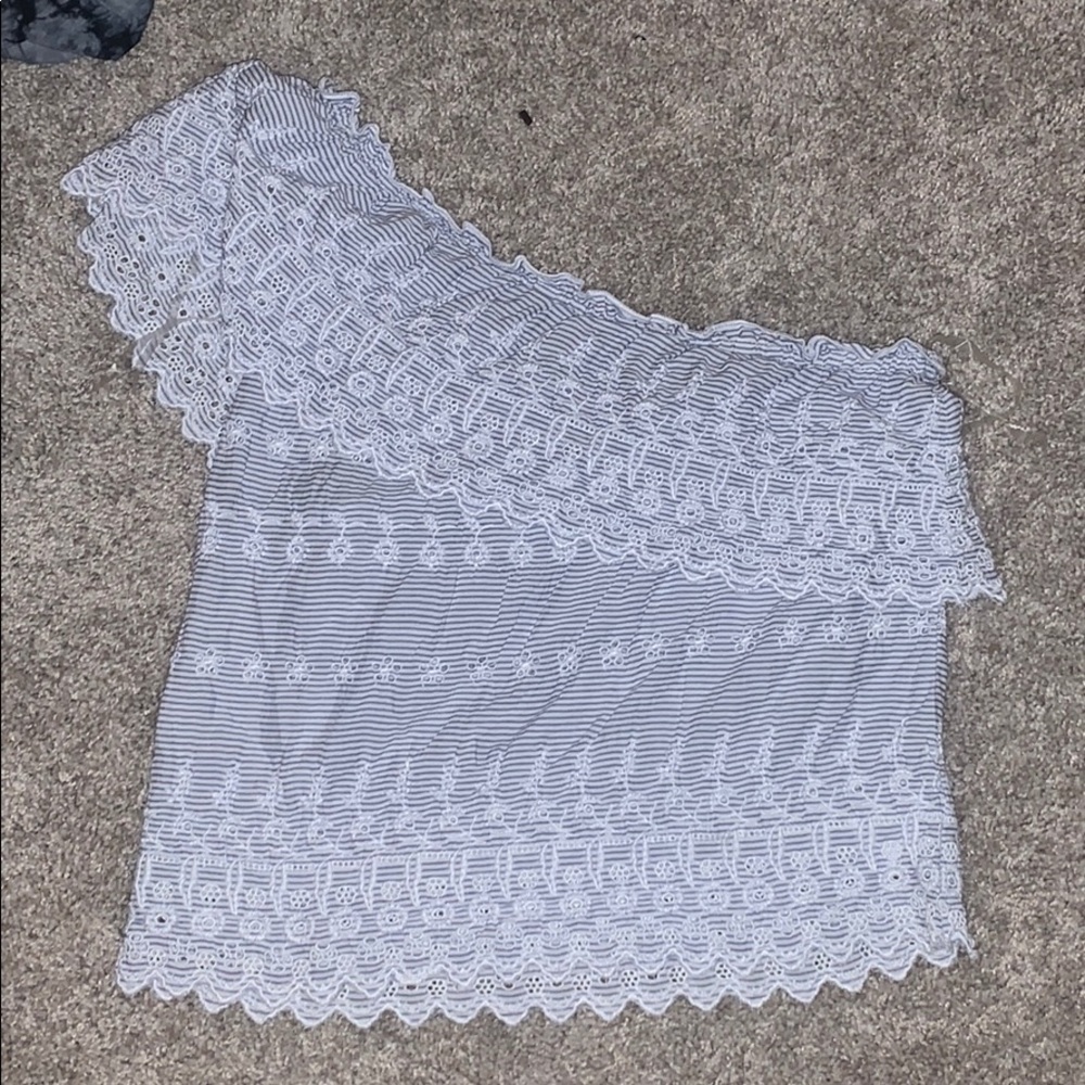 American Eagle one shoulder shirt